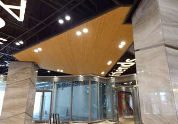 商業空間石膏板頂面上竟然也能做木紋漆？